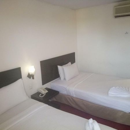 Hotel Sri Sutra Sunway Mentari Petaling Jaya Exterior photo